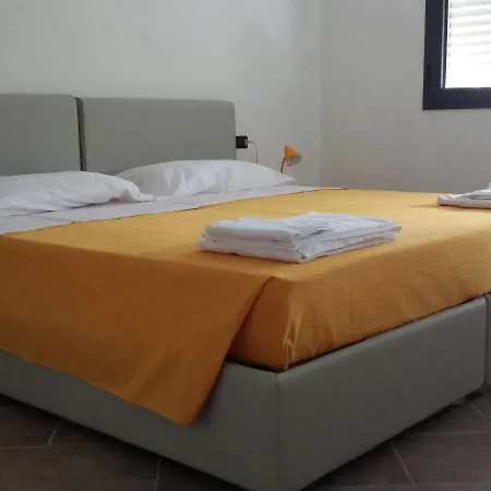 게스트하우스 Su Alevraxi 2*