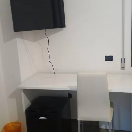 Su Alevraxi Πανσιόν